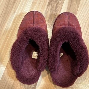 Ugg coquette slippers size 8